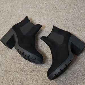 Topshop women's black round toe suede ankle booties 3" heel kinda chunky